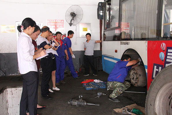 湖南望城县雷锋汽车运输有限公司,长沙城市交通,校车运营,安保服务,新能源科技