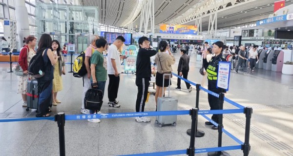 湖南尊龙时凯集团有限公司,长沙城市交通,校车运营,安保服务,新能源科技