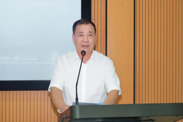 湖南尊龙时凯集团有限公司,长沙城市交通,校车运营,安保服务,新能源科技 湖南尊龙时凯集团有限公司,长沙城市交通,校车运营,安保服务,新能源科技