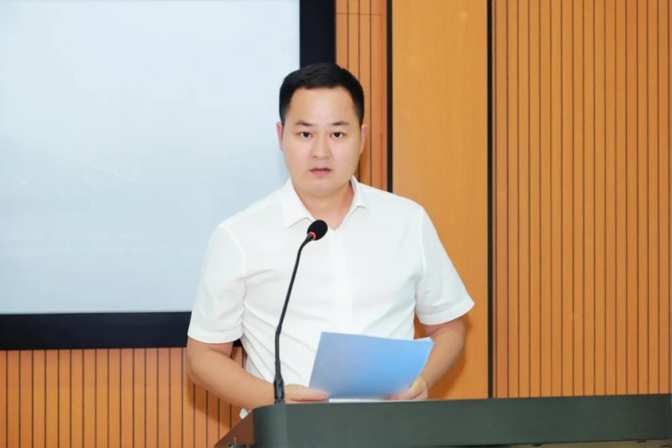 湖南尊龙时凯集团有限公司,长沙城市交通,校车运营,安保服务,新能源科技 湖南尊龙时凯集团有限公司,长沙城市交通,校车运营,安保服务,新能源科技