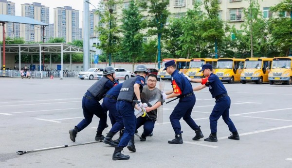 湖南尊龙时凯集团有限公司,长沙城市交通,校车运营,安保服务,新能源科技