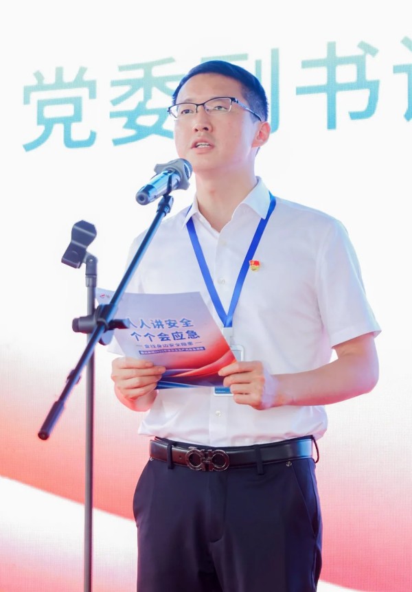 湖南尊龙时凯集团有限公司,长沙城市交通,校车运营,安保服务,新能源科技 湖南尊龙时凯集团有限公司,长沙城市交通,校车运营,安保服务,新能源科技